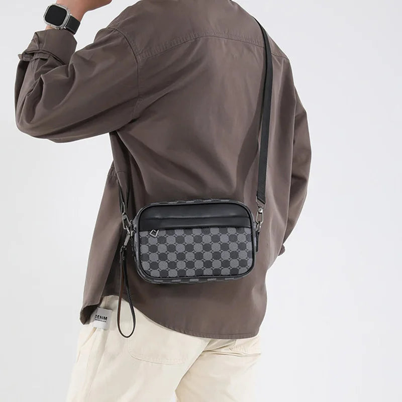 Bolso bandolera de piel sintética de alta calidad para hombre, estilo informal, para viaje, con almacenamiento para teléfono, tipo clutch.