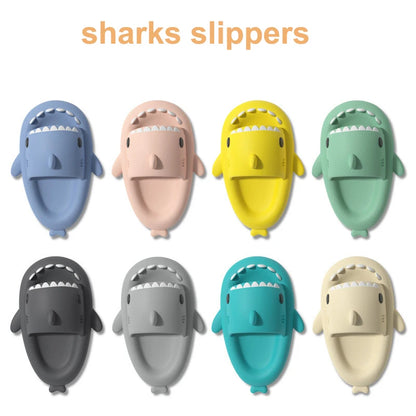 Sandalias divertidas con forma de tiburón